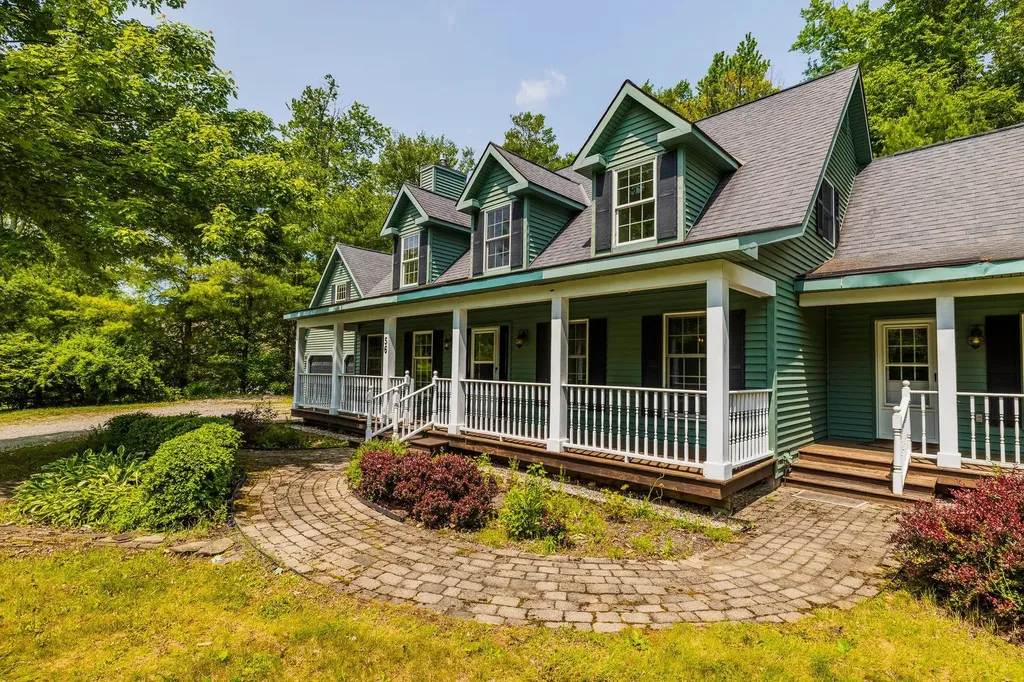 56 Mending Walls Road Manchester VT 05255