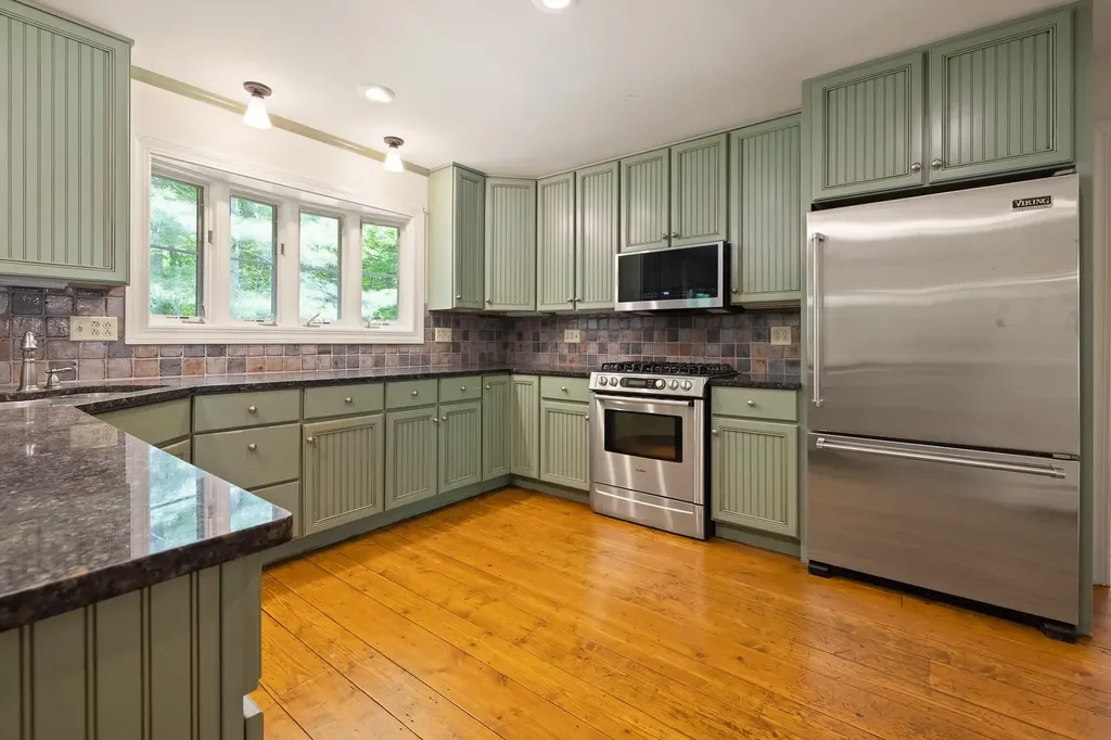 56 Mending Walls Road Manchester VT 05255