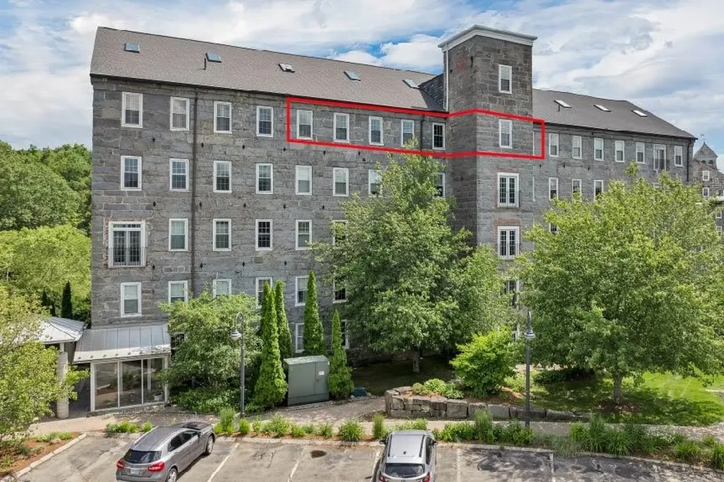 6 Bay Road Newmarket NH 03857