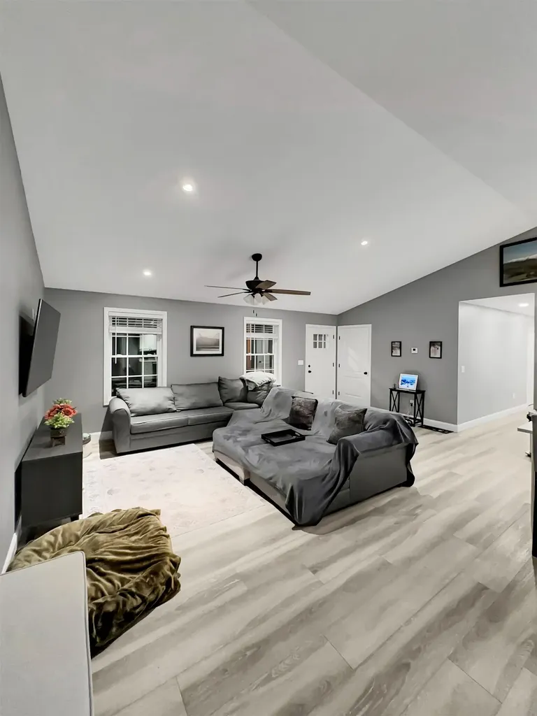 123 Parade Road Barnstead NH 03218