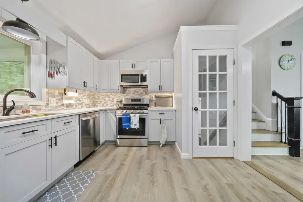 80 Overledge Drive Extension Derry NH 03038