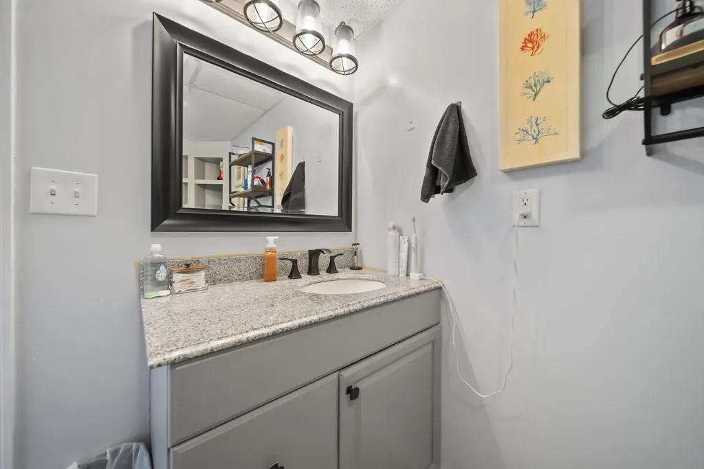 80 Overledge Drive Extension Derry NH 03038