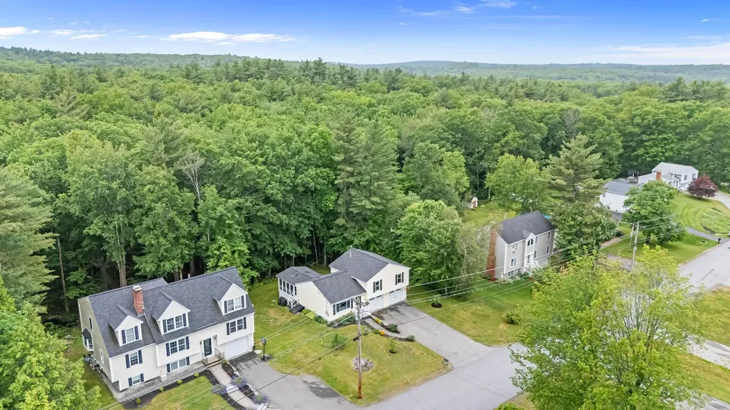 80 Overledge Drive Extension Derry NH 03038