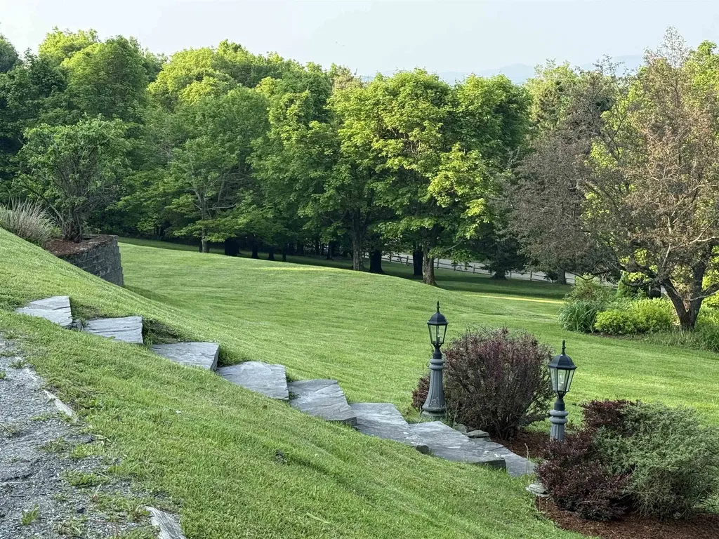 572 Stagecoach Road Fayston VT 05673
