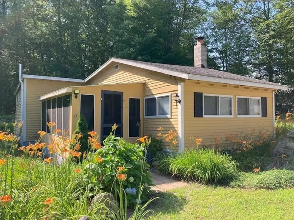 15 Milford Street Amherst NH 03031