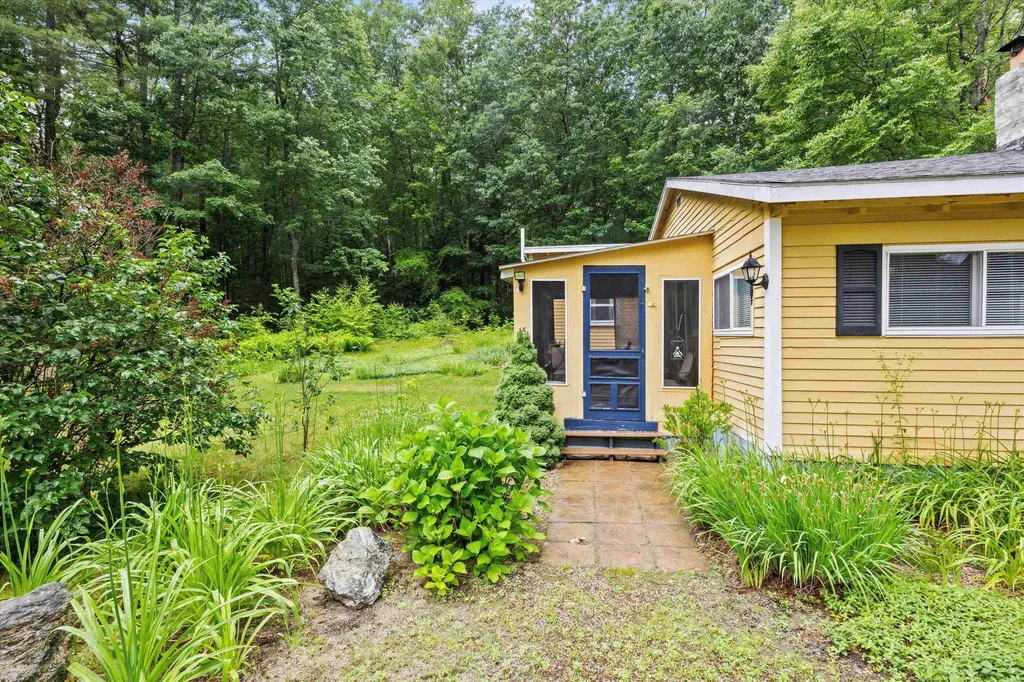 15 Milford Street Amherst NH 03031