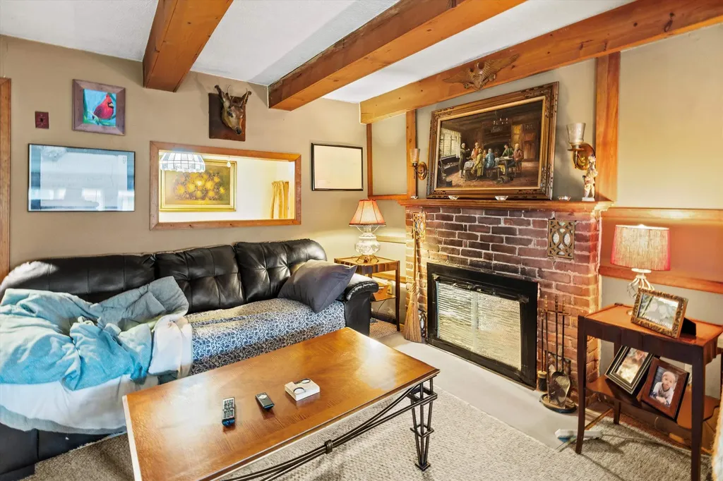 15 Milford Street Amherst NH 03031