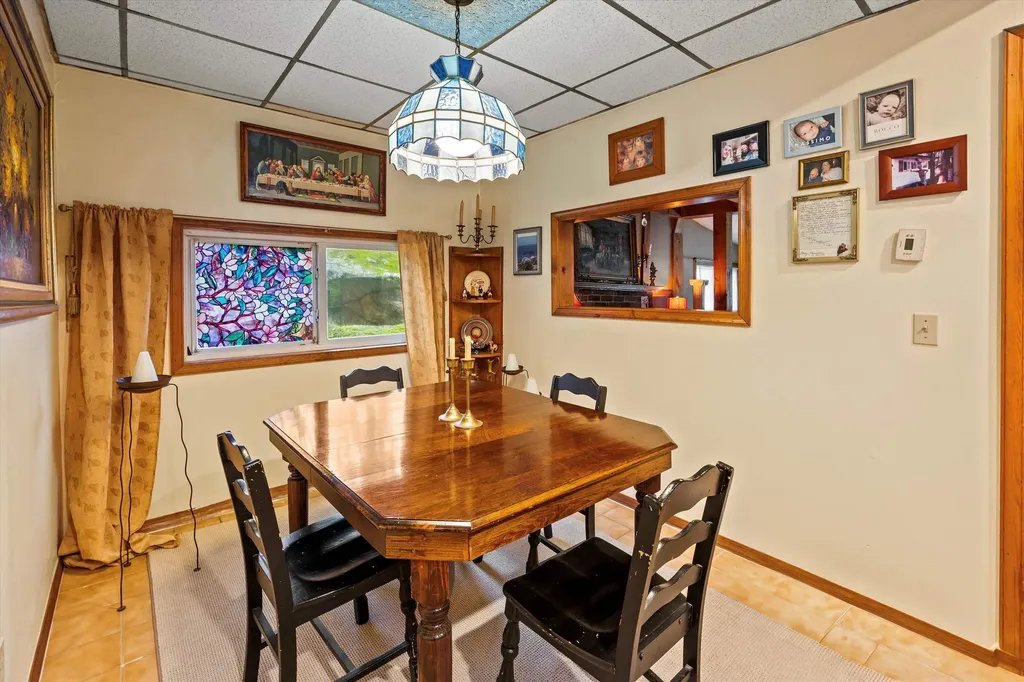 15 Milford Street Amherst NH 03031