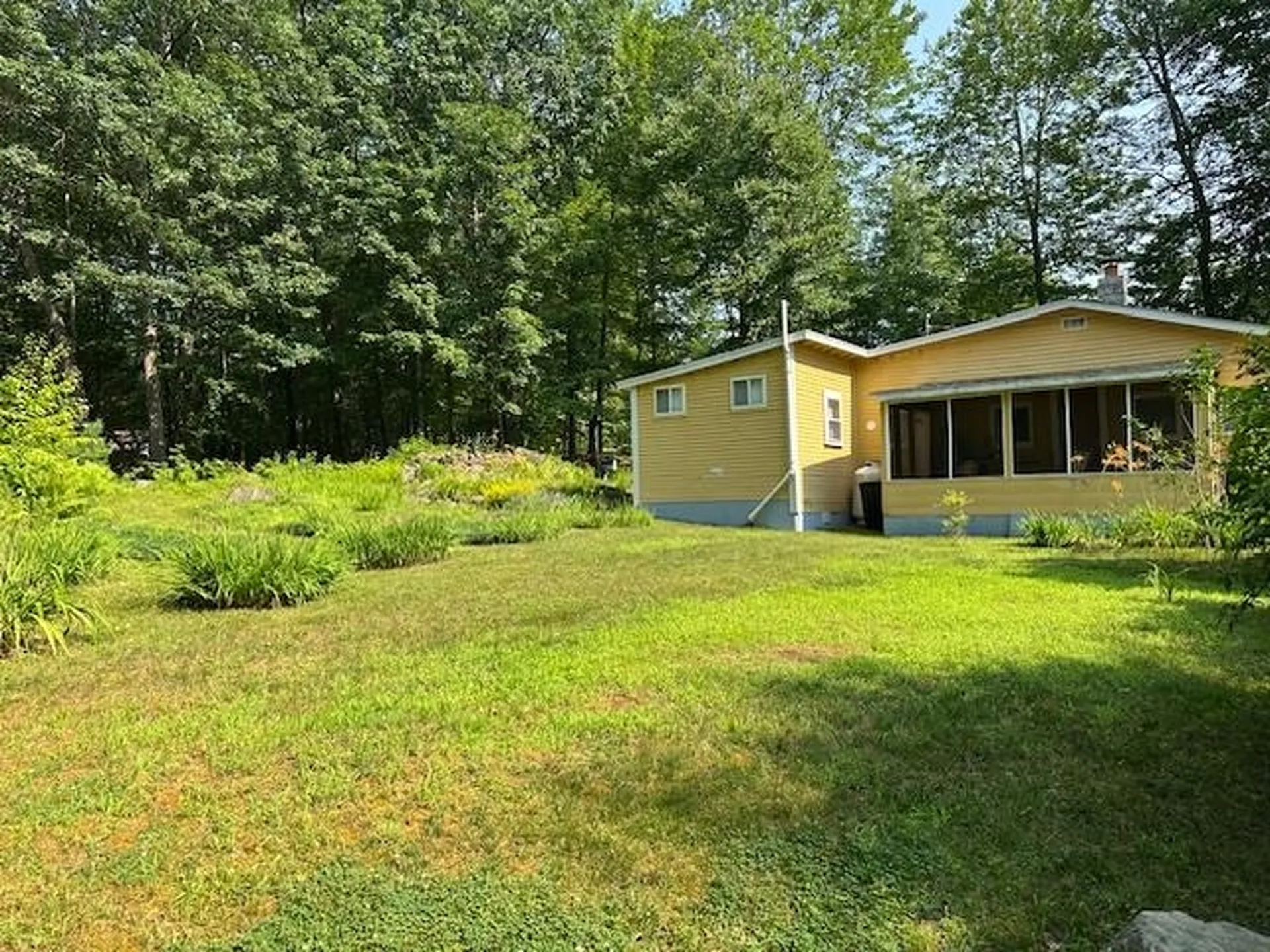 15 Milford Street Amherst NH 03031