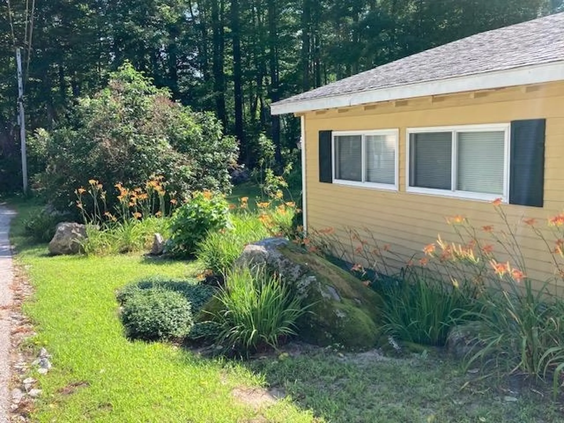 15 Milford Street Amherst NH 03031