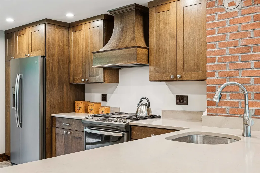 1613 West Woodstock Road Woodstock VT 05091