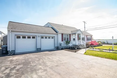 558 Hudson Street Seabrook NH 03874