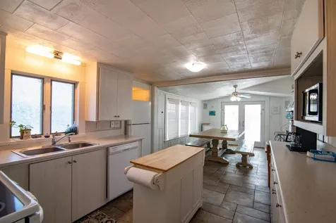 558 Hudson Street Seabrook NH 03874