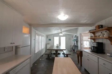 558 Hudson Street Seabrook NH 03874