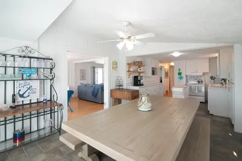 558 Hudson Street Seabrook NH 03874