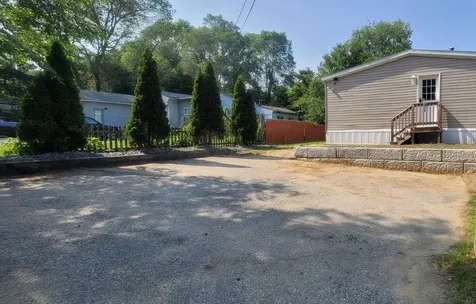5 Mildred Avenue Raymond NH 03077