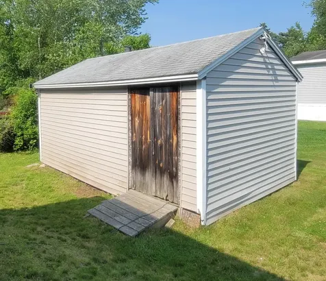 5 Mildred Avenue Raymond NH 03077