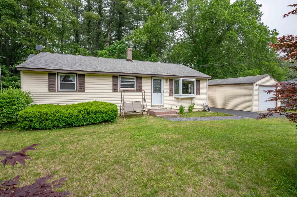7 Fairway Drive Merrimack NH 03054