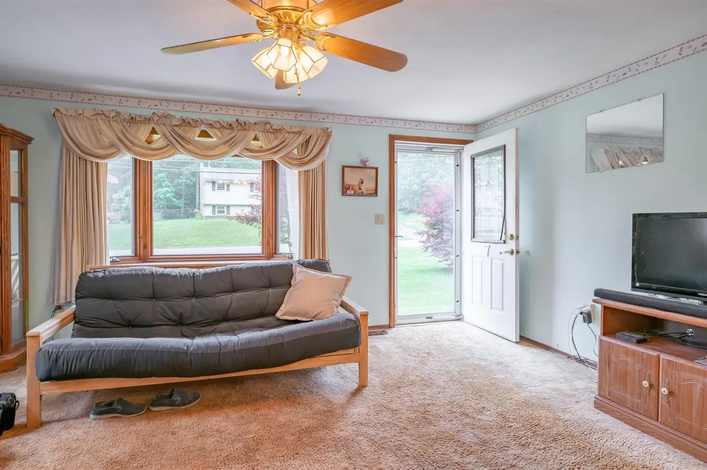 7 Fairway Drive Merrimack NH 03054