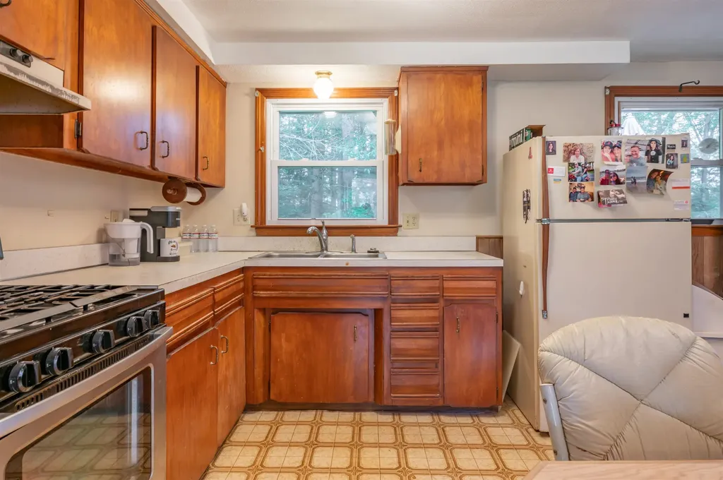 7 Fairway Drive Merrimack NH 03054