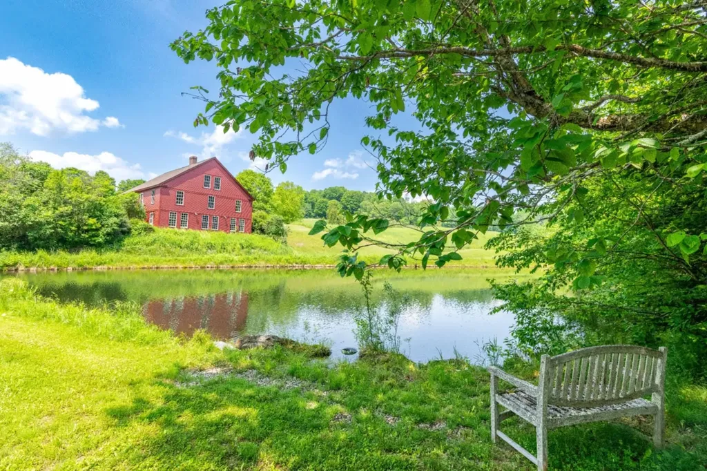 1342 Gilfillan Road Ryegate VT 05069