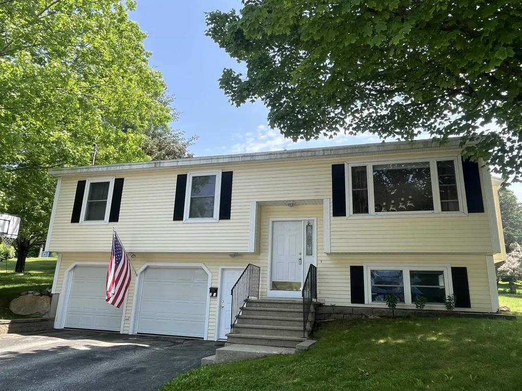 13 Bartlett Street Allenstown NH 03275