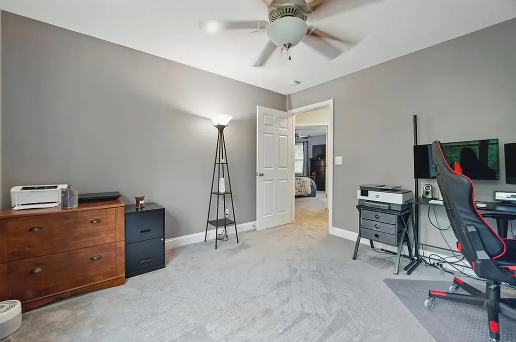 25 Pond Road Raymond NH 03077