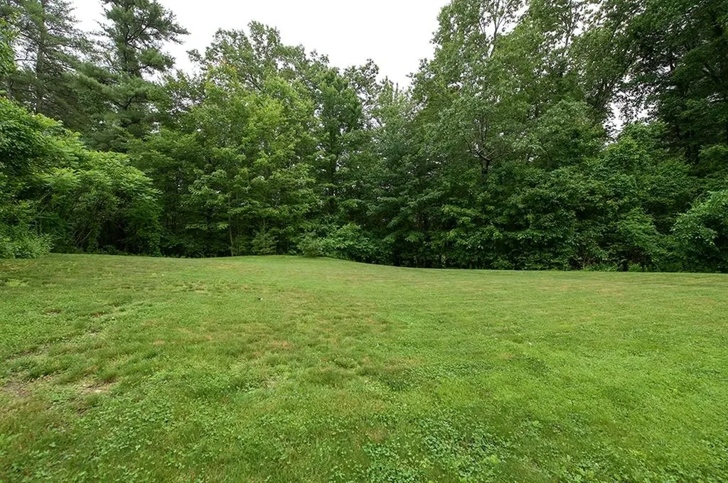25 Pond Road Raymond NH 03077