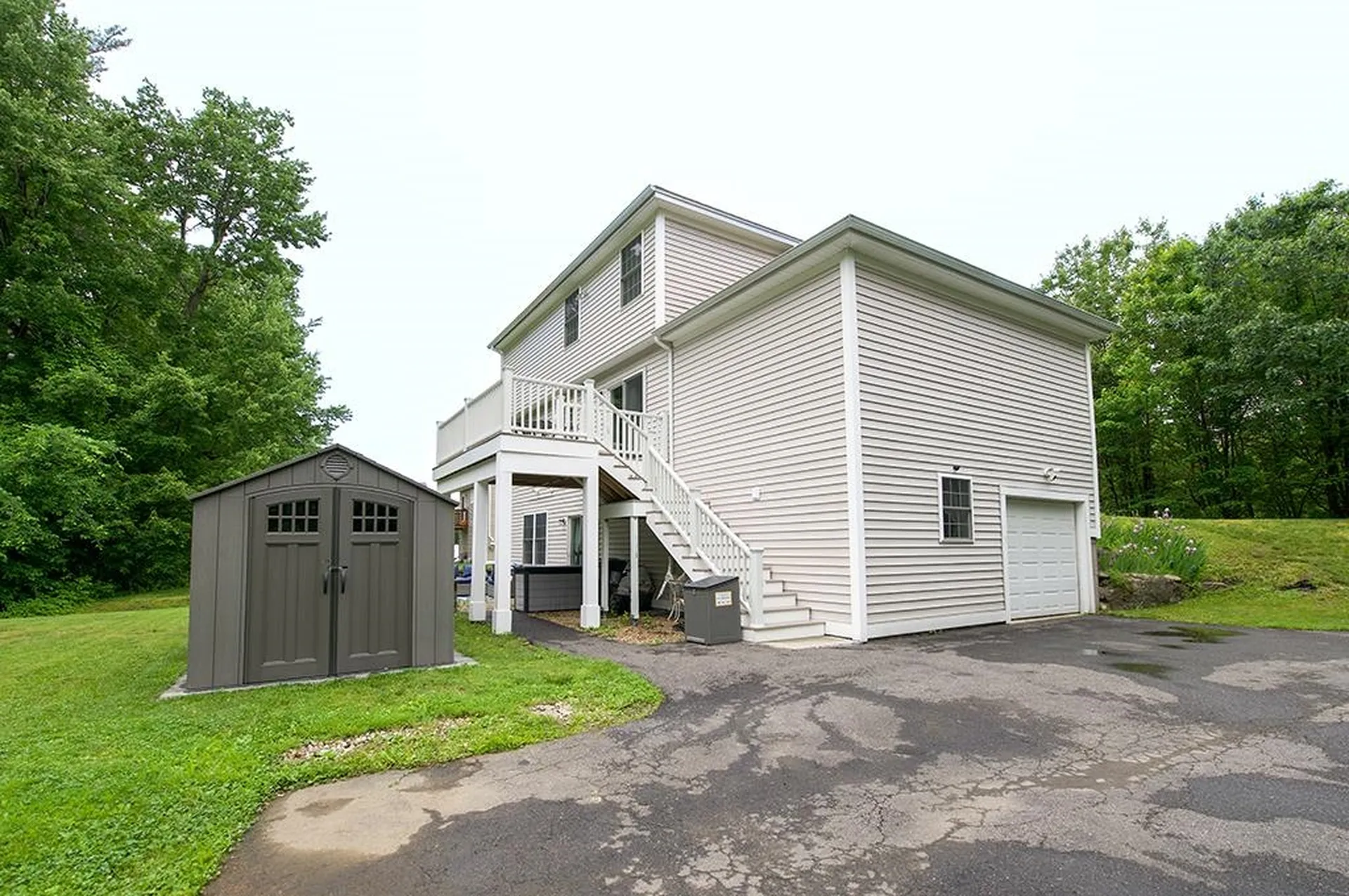 25 Pond Road Raymond NH 03077