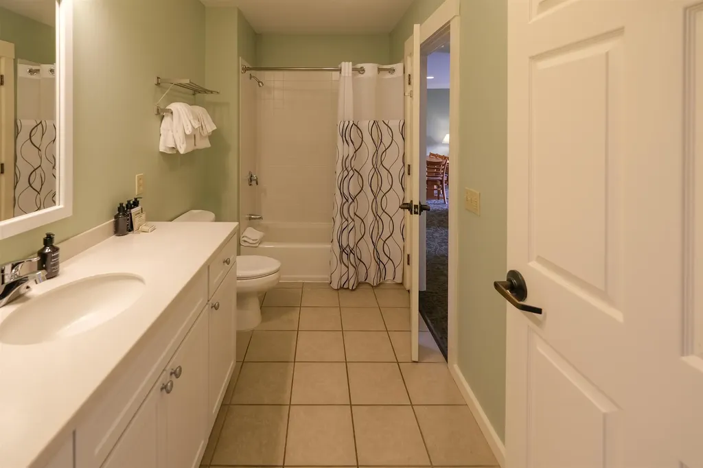 342/344 Jackson Gore Inn Ludlow VT 05149