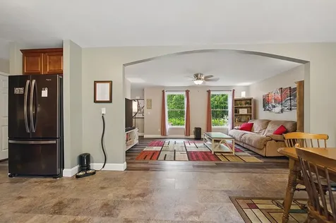 25 Pond Road Raymond NH 03077