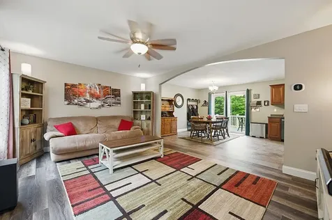 25 Pond Road Raymond NH 03077