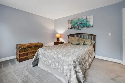 25 Pond Road Raymond NH 03077