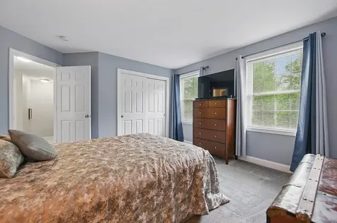 25 Pond Road Raymond NH 03077