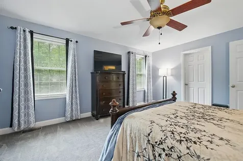25 Pond Road Raymond NH 03077