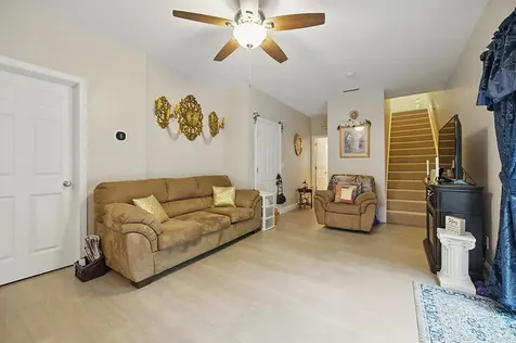25 Pond Road Raymond NH 03077