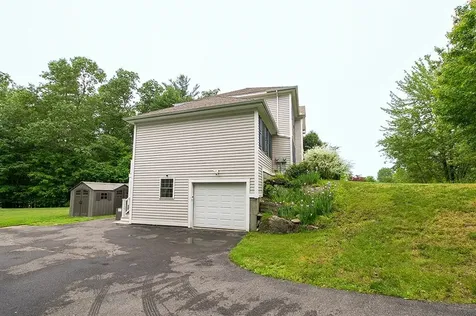 25 Pond Road Raymond NH 03077