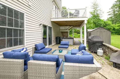 25 Pond Road Raymond NH 03077