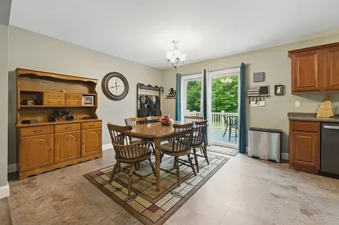 25 Pond Road Raymond NH 03077