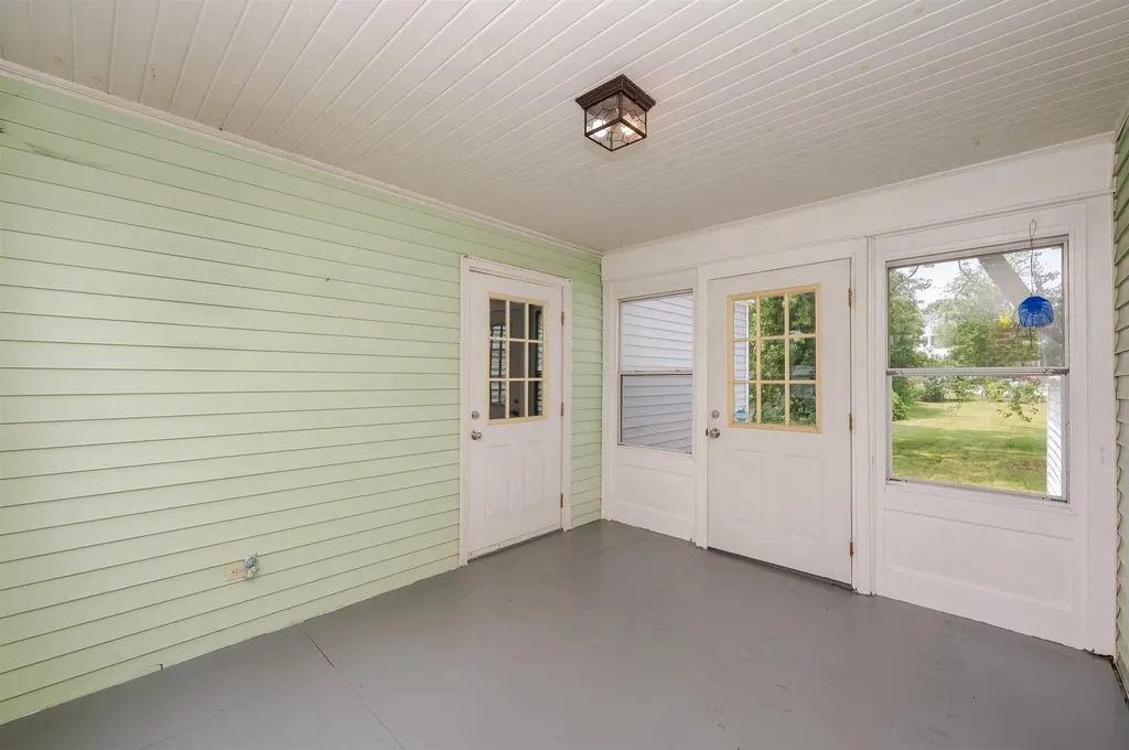 10 Eastern Avenue Rochester NH 03867