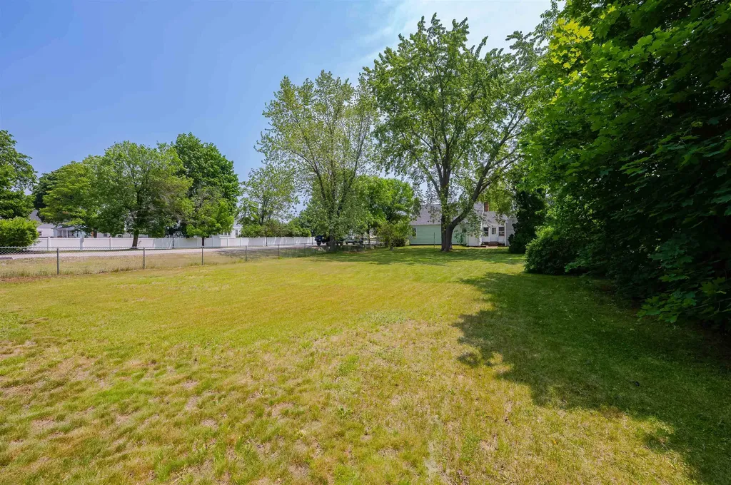 10 Eastern Avenue Rochester NH 03867