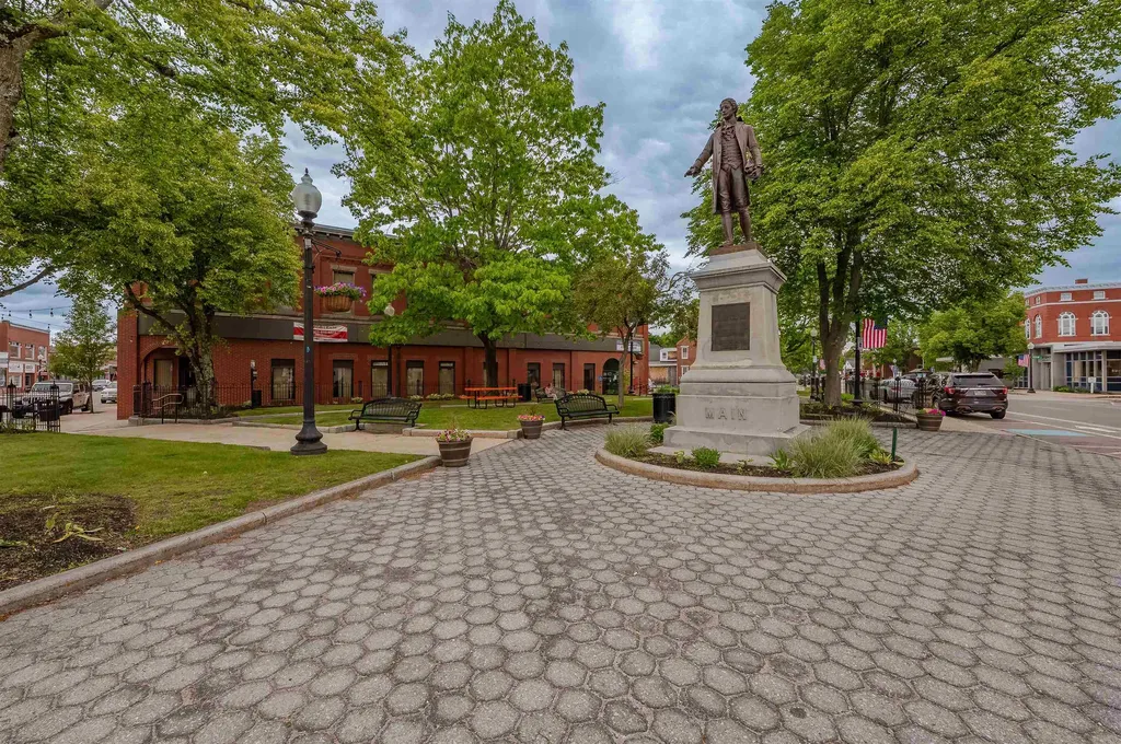 10 Eastern Avenue Rochester NH 03867