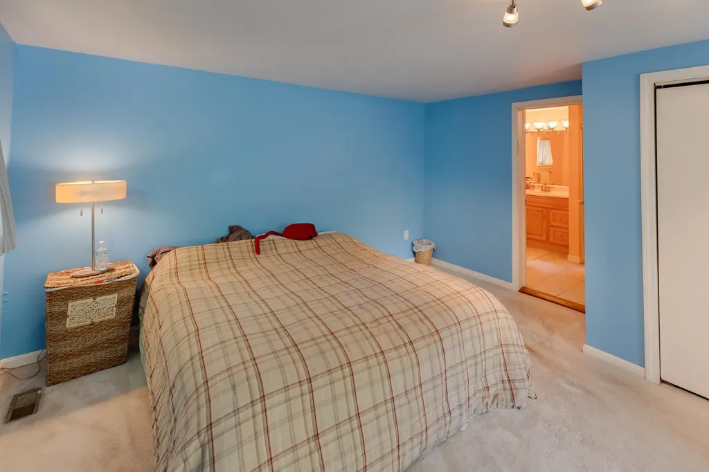 84 Anchorage Road New Hampton NH 03256