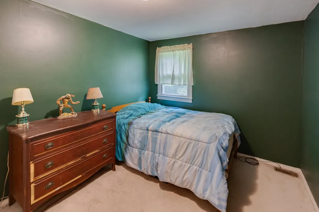 84 Anchorage Road New Hampton NH 03256