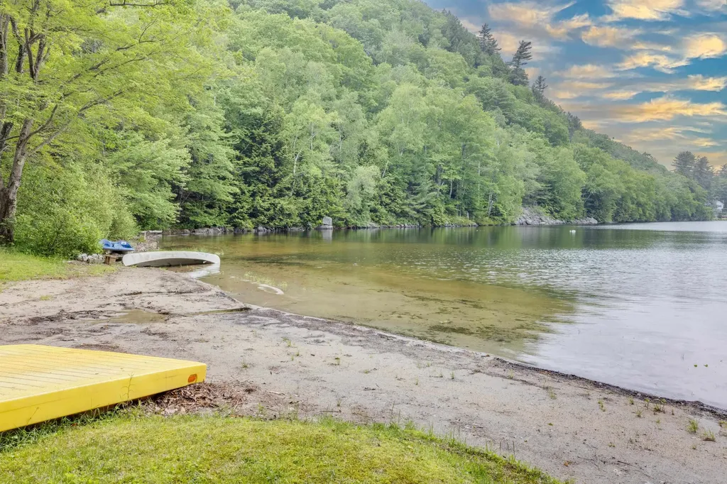 84 Anchorage Road New Hampton NH 03256