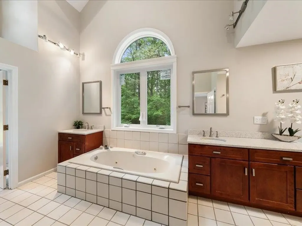 71 Marblehead Road Windham NH 03087