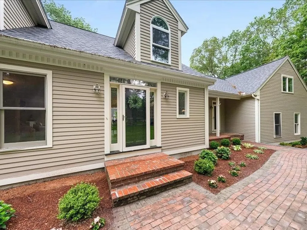 71 Marblehead Road Windham NH 03087