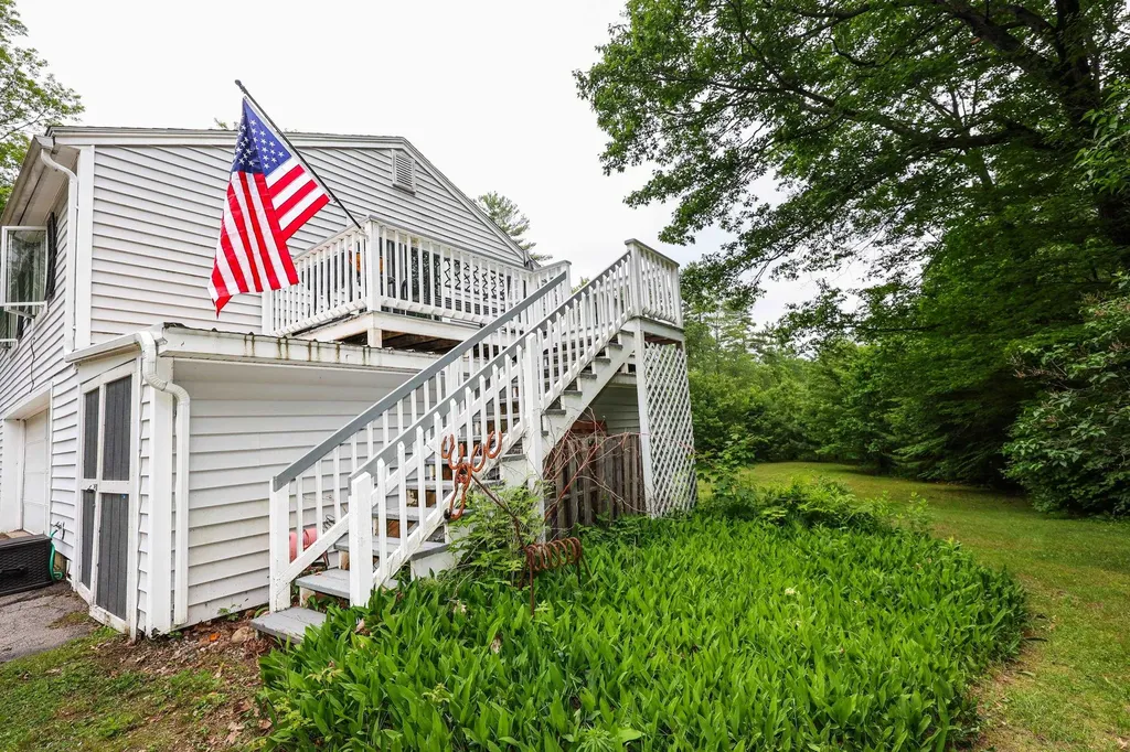 165 Concord Stage Road Dunbarton NH 03046