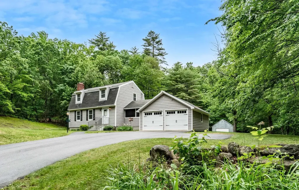 5 Austin Road Amherst NH 03031