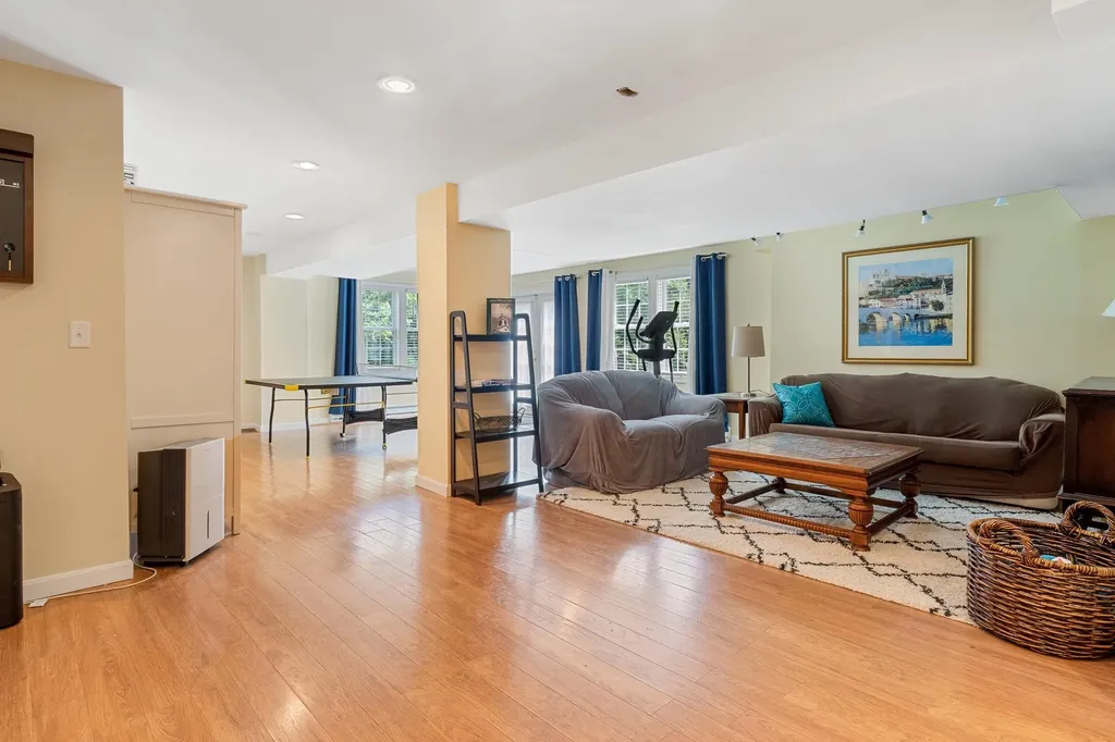 91 Seaverns Bridge Road Amherst NH 03031